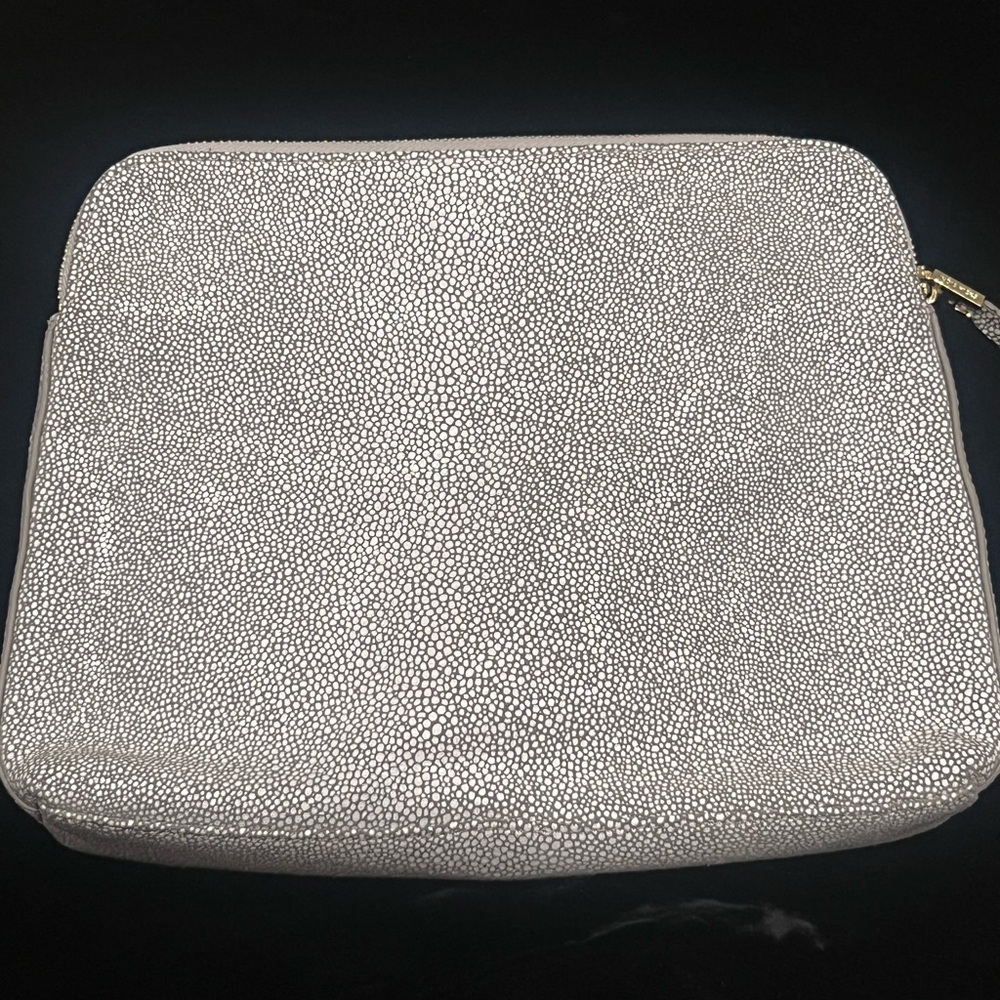INDIA HICKS Textured White and Black Clutch